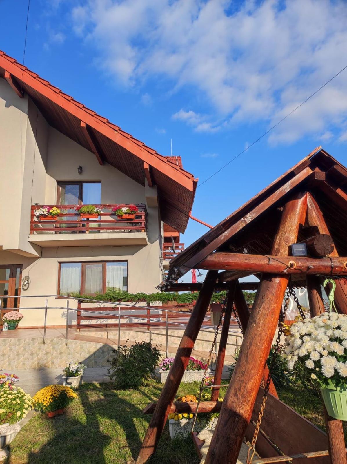 Pensiunea Lucian Baltati Exteriér fotografie