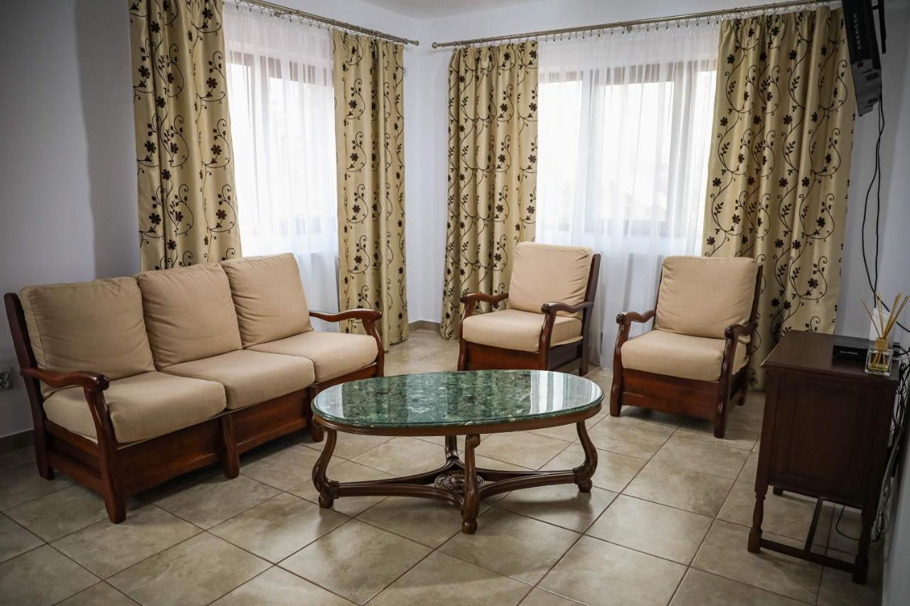 Pensiunea Lucian Baltati Exteriér fotografie